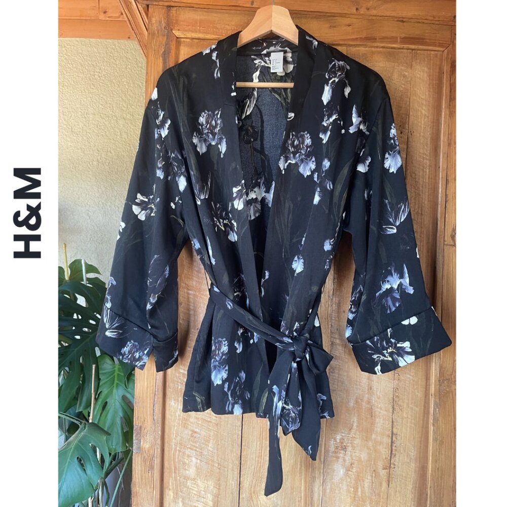 🔥NEW   H&M  I   Floral Printed Black Short Kimono  I  Size 6